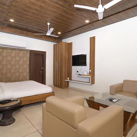 Hotel Razia Inn Hisār Esterno foto