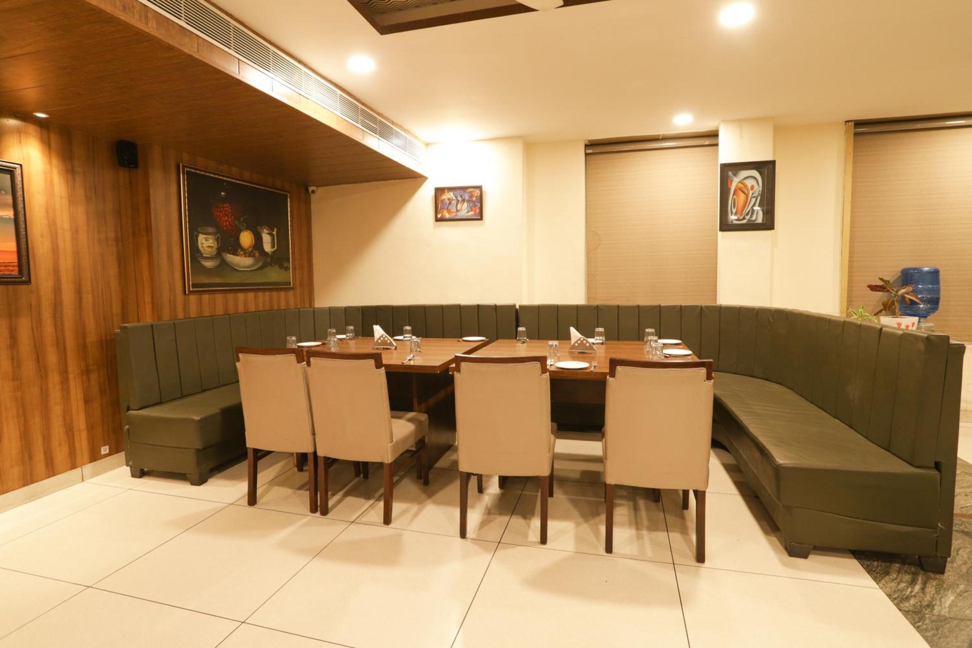 Hotel Razia Inn Hisār Esterno foto