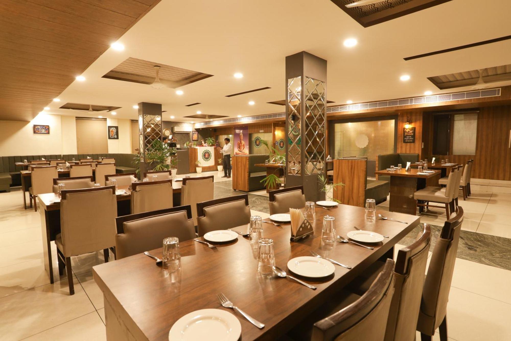 Hotel Razia Inn Hisār Esterno foto