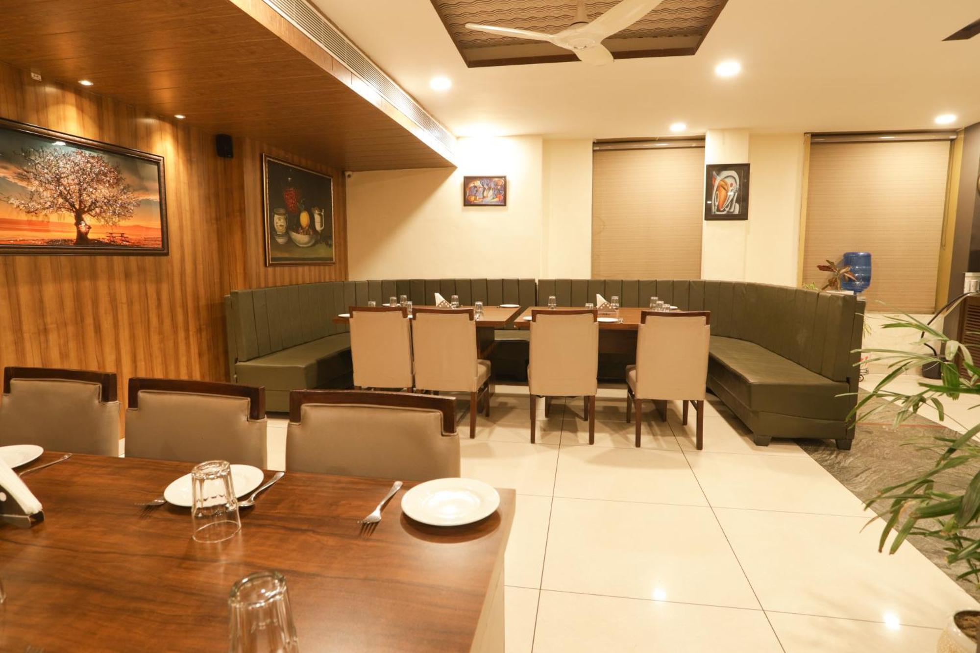 Hotel Razia Inn Hisār Esterno foto