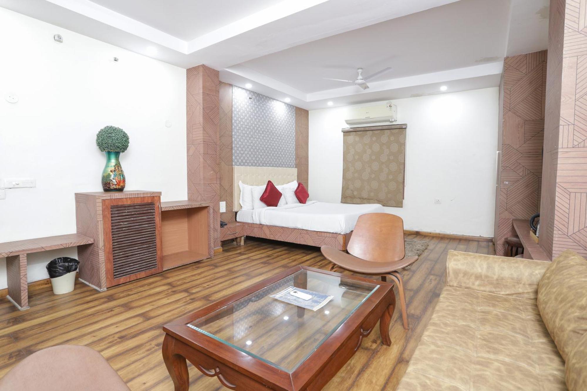 Hotel Razia Inn Hisār Esterno foto