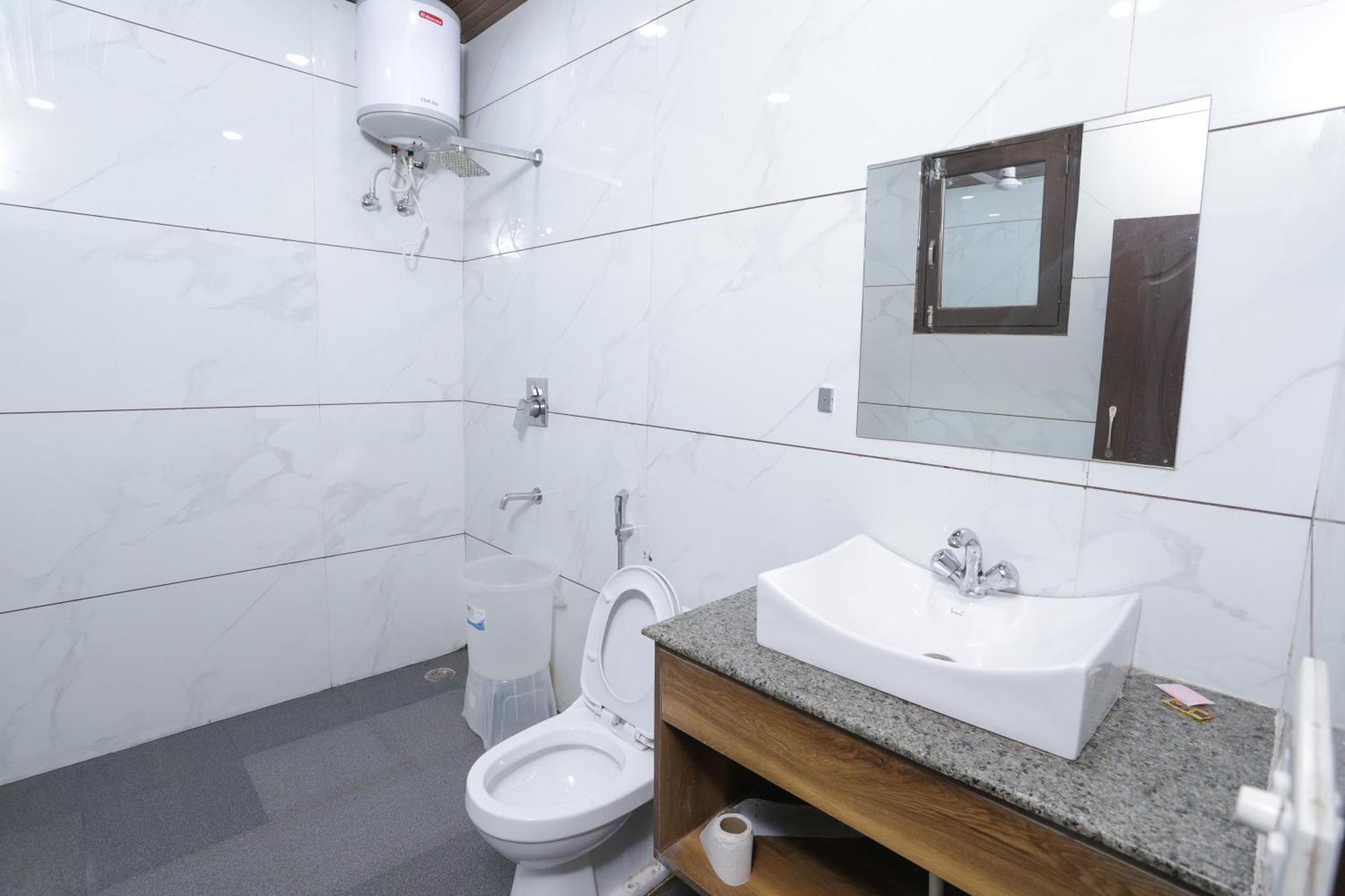 Hotel Razia Inn Hisār Esterno foto