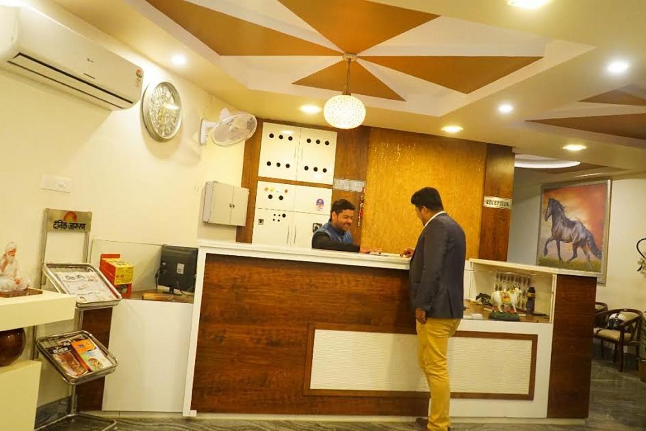 Hotel Razia Inn Hisār Esterno foto